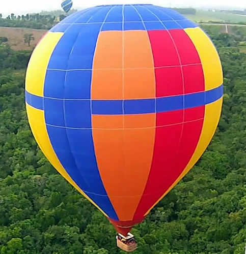 Balão 7.700 m³ capacidade 1 piloto e 14 passageiros