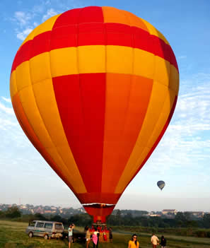 Balão 6.500 m³ capacidade 1 piloto e 12 passageiros