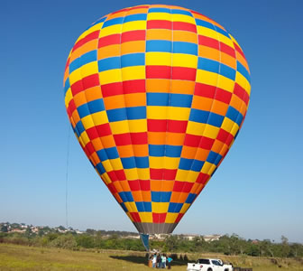 Balão 10.500 m³ capacidade 1 piloto e 18 passageiros